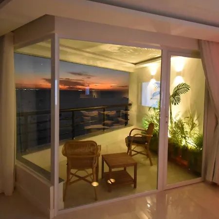 Hotel Seaflats Iate Plaza 4*