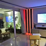 Seaflats Iate Plaza Hotel