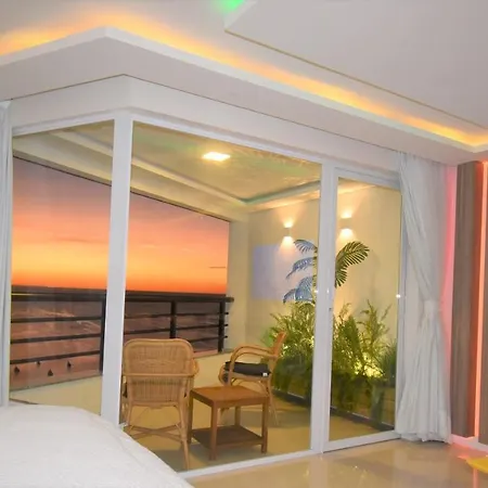 Seaflats Iate Plaza Hotel 4*