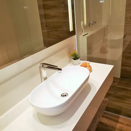 Seaflats Iate Plaza Hotel 4*